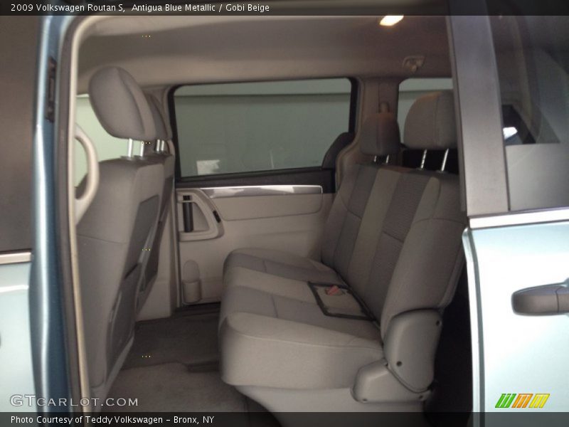 Antigua Blue Metallic / Gobi Beige 2009 Volkswagen Routan S