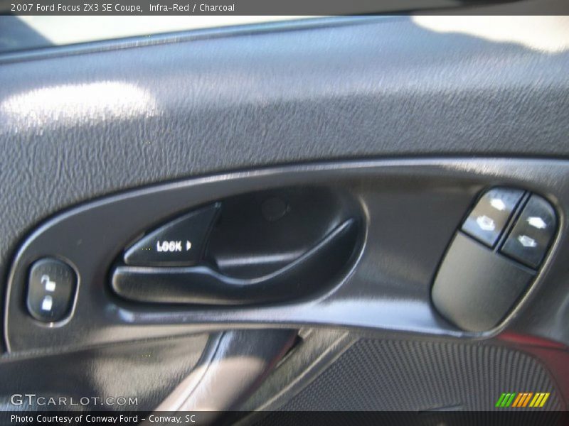 Infra-Red / Charcoal 2007 Ford Focus ZX3 SE Coupe
