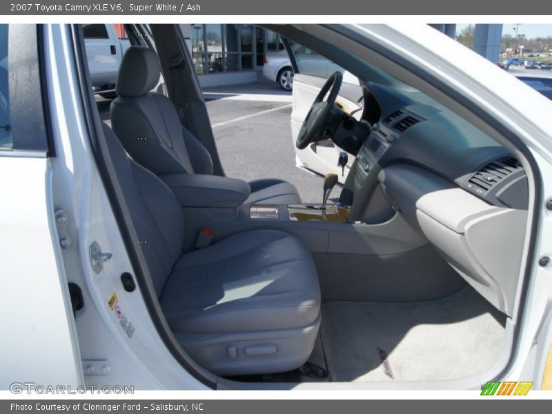 Super White / Ash 2007 Toyota Camry XLE V6