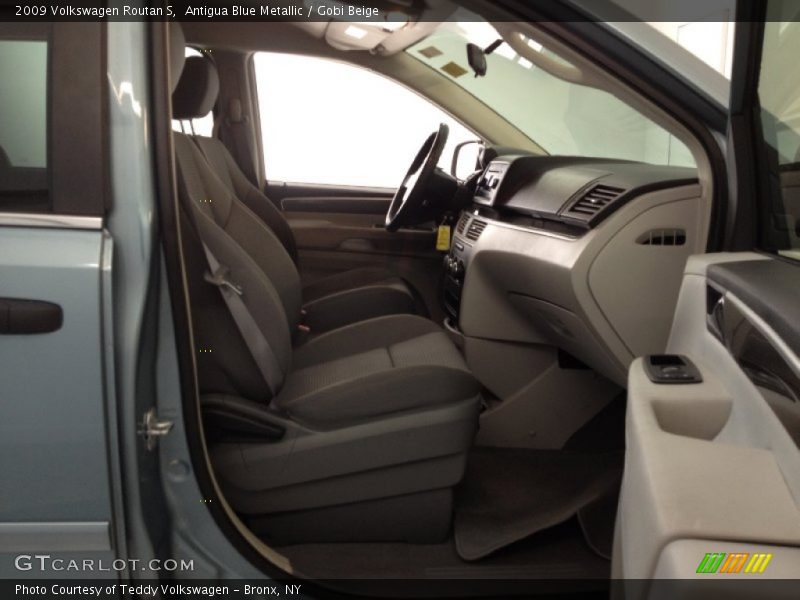Antigua Blue Metallic / Gobi Beige 2009 Volkswagen Routan S