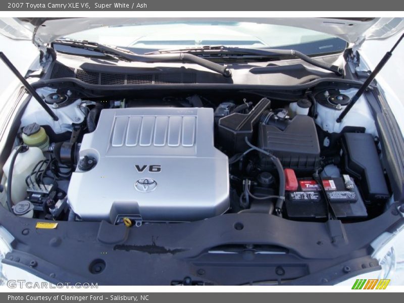 Super White / Ash 2007 Toyota Camry XLE V6