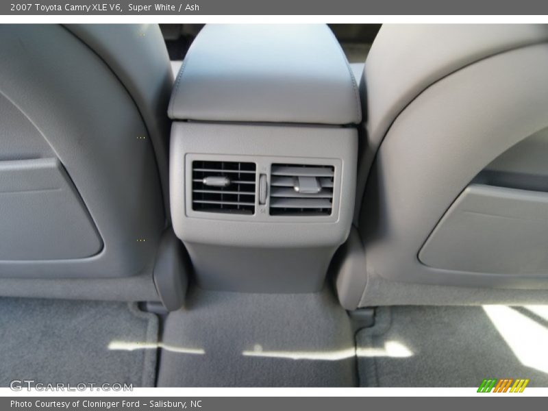 Super White / Ash 2007 Toyota Camry XLE V6