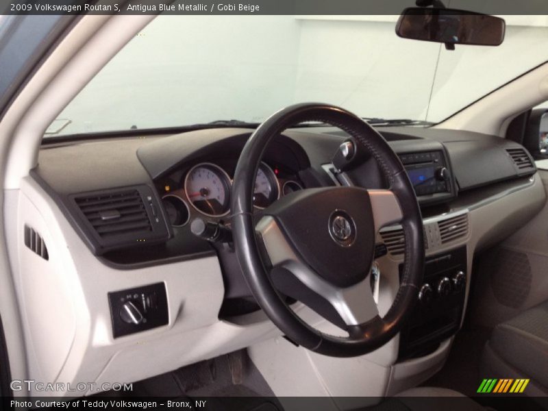Antigua Blue Metallic / Gobi Beige 2009 Volkswagen Routan S