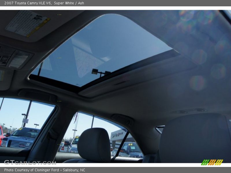 Super White / Ash 2007 Toyota Camry XLE V6