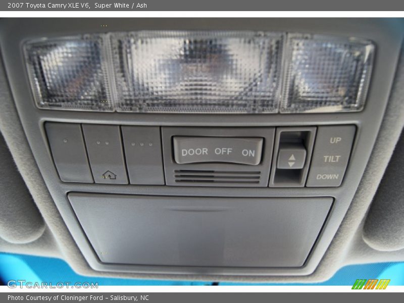 Super White / Ash 2007 Toyota Camry XLE V6