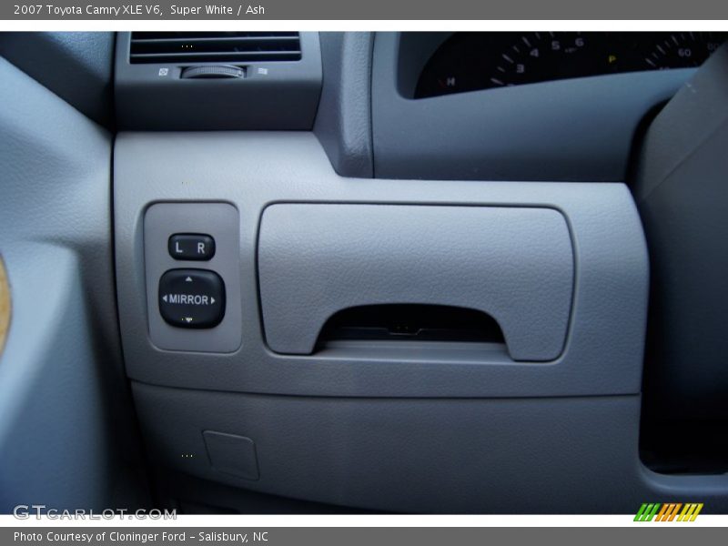 Super White / Ash 2007 Toyota Camry XLE V6