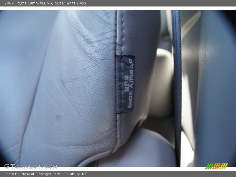 Super White / Ash 2007 Toyota Camry XLE V6