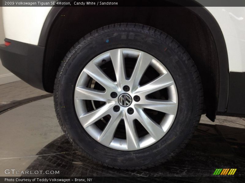 Candy White / Sandstone 2009 Volkswagen Tiguan SE 4Motion