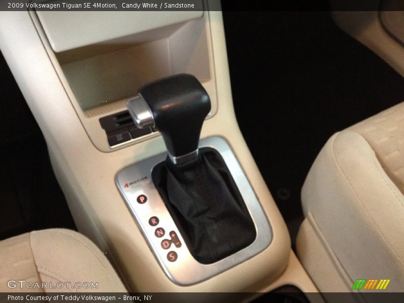 Candy White / Sandstone 2009 Volkswagen Tiguan SE 4Motion