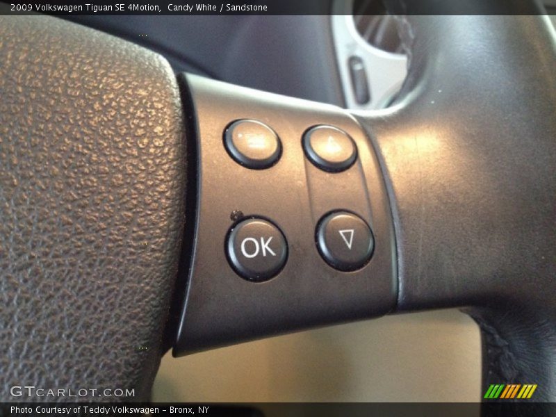 Candy White / Sandstone 2009 Volkswagen Tiguan SE 4Motion