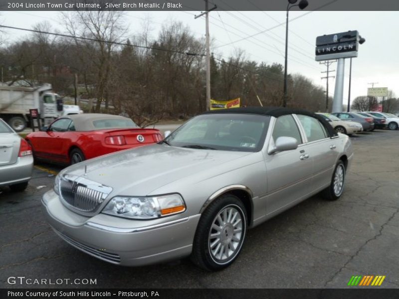 Silver Birch Metallic / Black 2004 Lincoln Town Car Ultimate