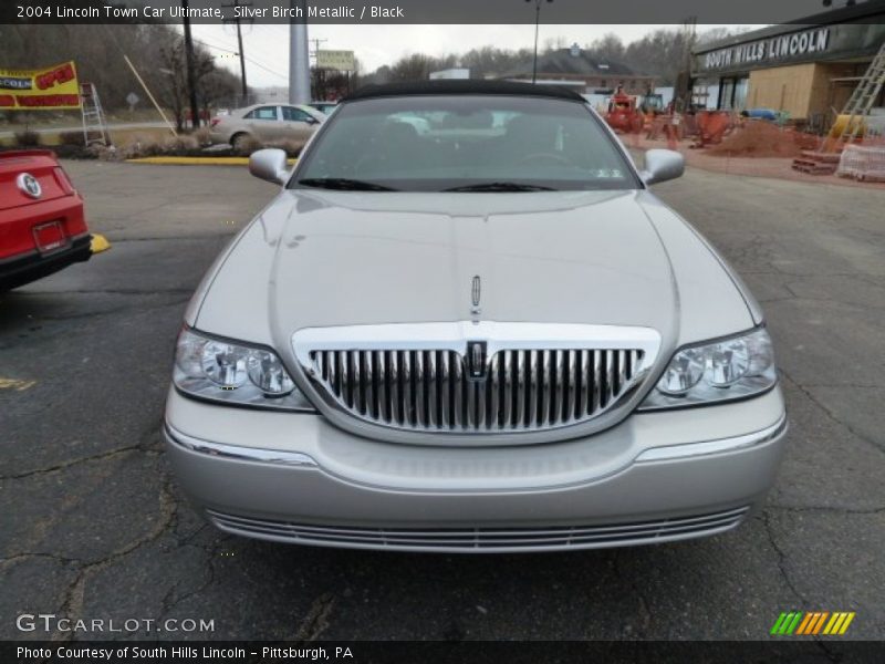 Silver Birch Metallic / Black 2004 Lincoln Town Car Ultimate