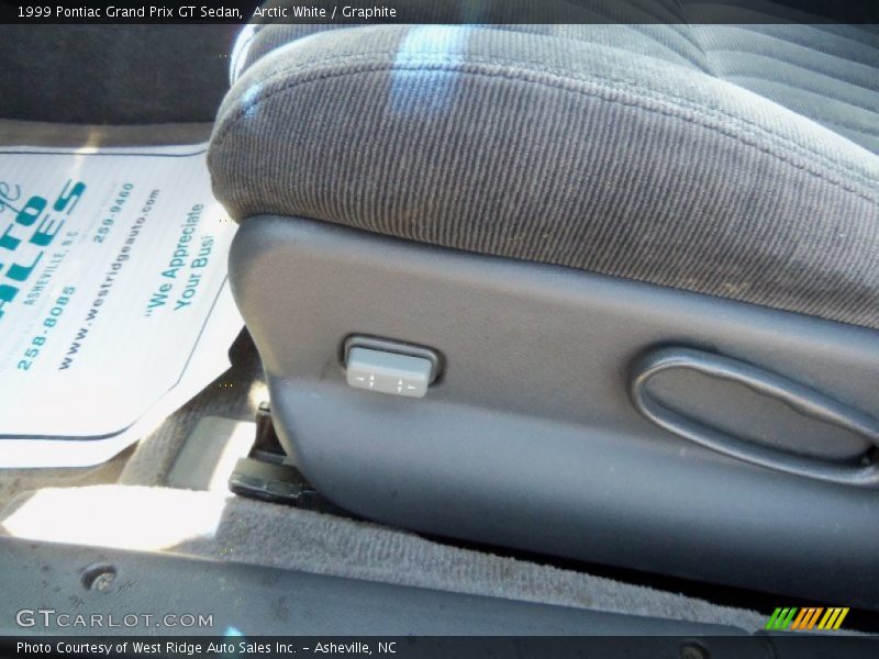 Arctic White / Graphite 1999 Pontiac Grand Prix GT Sedan