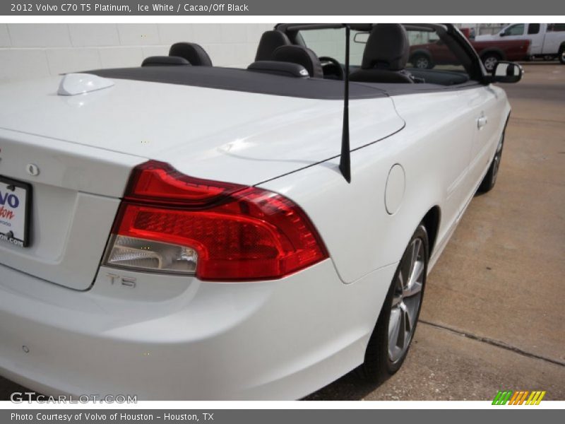 Ice White / Cacao/Off Black 2012 Volvo C70 T5 Platinum