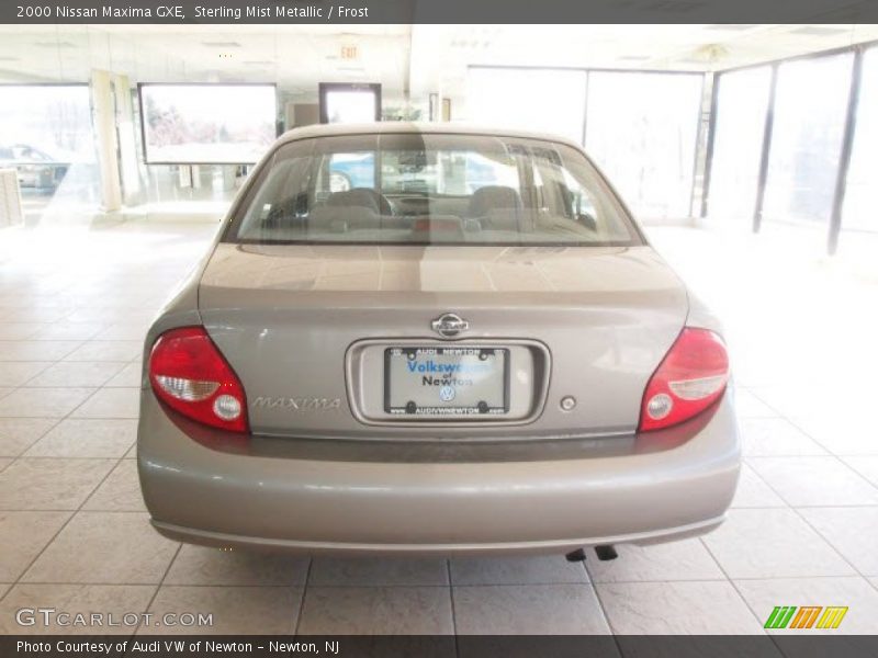 Sterling Mist Metallic / Frost 2000 Nissan Maxima GXE