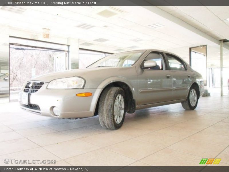 Sterling Mist Metallic / Frost 2000 Nissan Maxima GXE