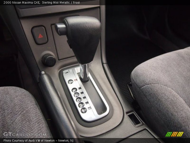 Sterling Mist Metallic / Frost 2000 Nissan Maxima GXE