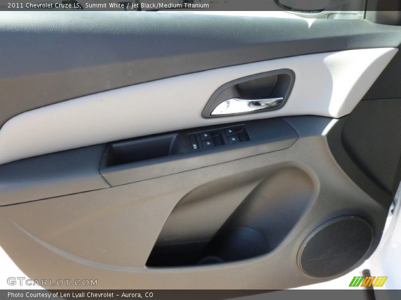 Summit White / Jet Black/Medium Titanium 2011 Chevrolet Cruze LS