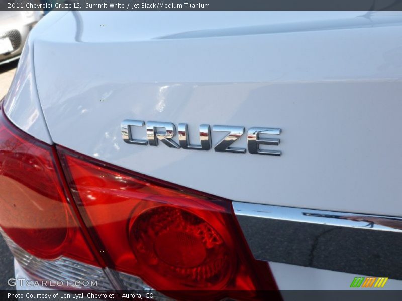 Summit White / Jet Black/Medium Titanium 2011 Chevrolet Cruze LS