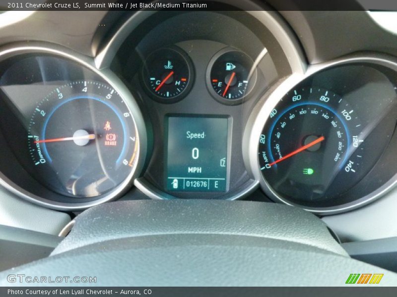 Summit White / Jet Black/Medium Titanium 2011 Chevrolet Cruze LS