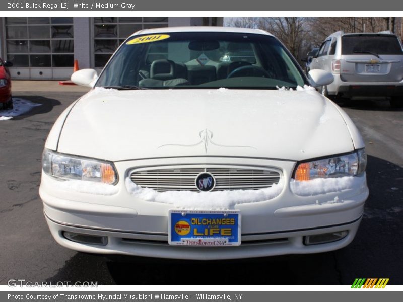 White / Medium Gray 2001 Buick Regal LS