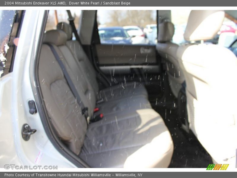 Dover White Pearl / Sandblast Beige 2004 Mitsubishi Endeavor XLS AWD