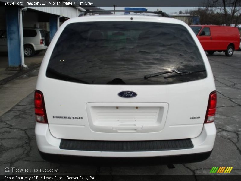 Vibrant White / Flint Grey 2004 Ford Freestar SES
