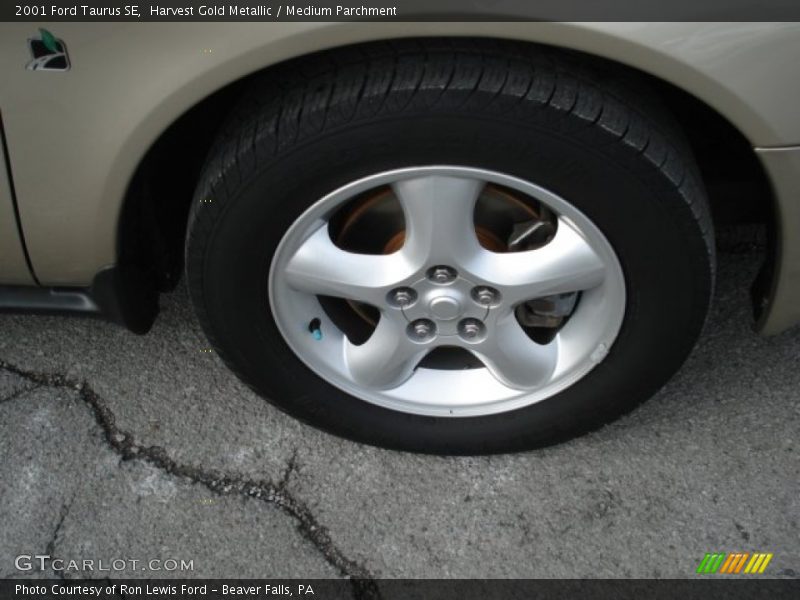 Harvest Gold Metallic / Medium Parchment 2001 Ford Taurus SE