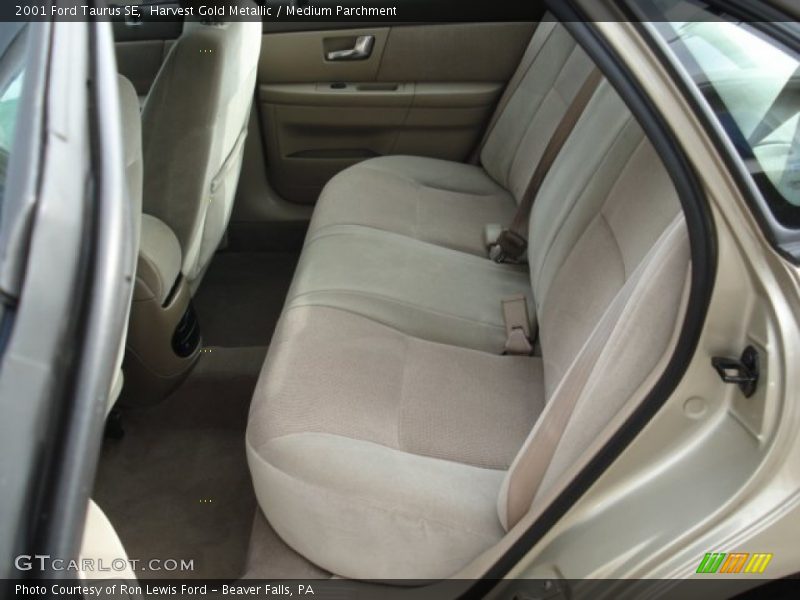 Harvest Gold Metallic / Medium Parchment 2001 Ford Taurus SE
