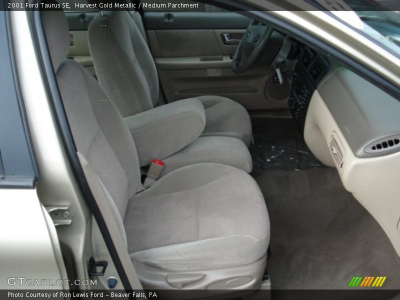 Harvest Gold Metallic / Medium Parchment 2001 Ford Taurus SE