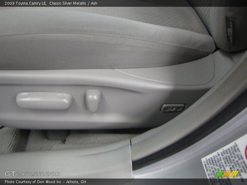 Classic Silver Metallic / Ash 2009 Toyota Camry LE