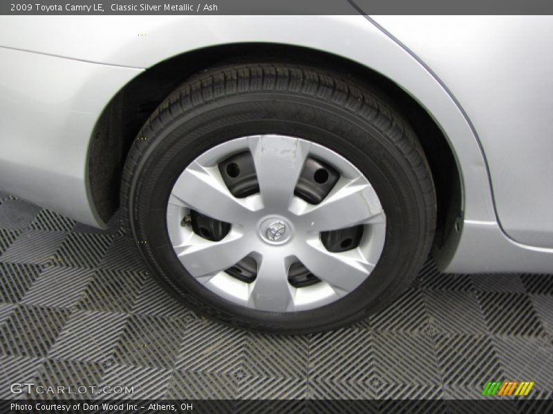 Classic Silver Metallic / Ash 2009 Toyota Camry LE