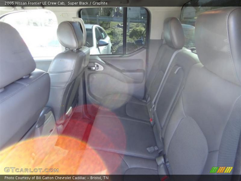 Super Black / Graphite 2005 Nissan Frontier LE Crew Cab