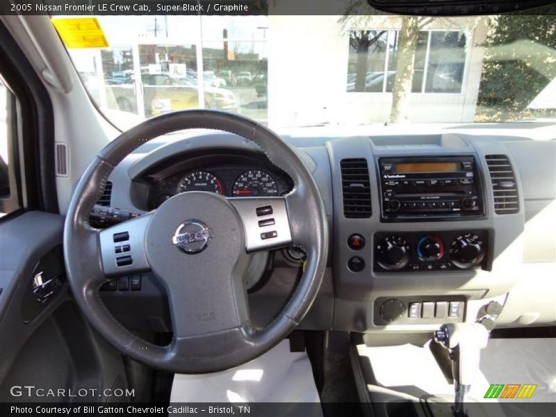 Super Black / Graphite 2005 Nissan Frontier LE Crew Cab