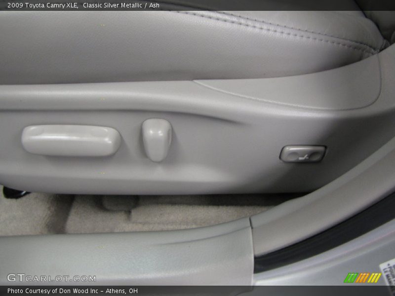 Classic Silver Metallic / Ash 2009 Toyota Camry XLE