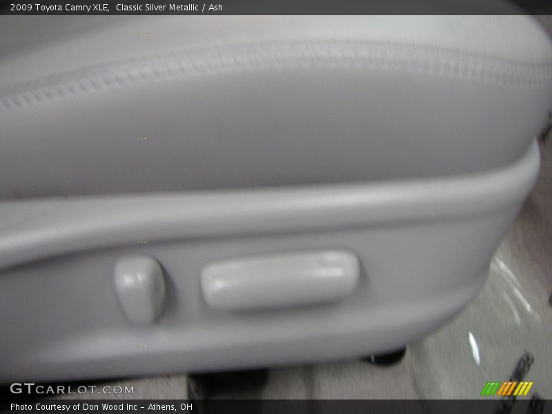 Classic Silver Metallic / Ash 2009 Toyota Camry XLE