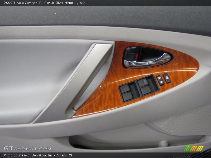 Classic Silver Metallic / Ash 2009 Toyota Camry XLE