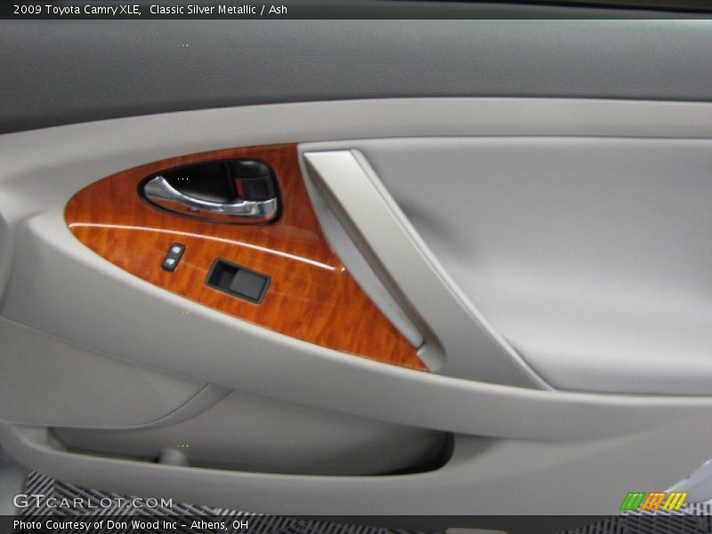 Classic Silver Metallic / Ash 2009 Toyota Camry XLE