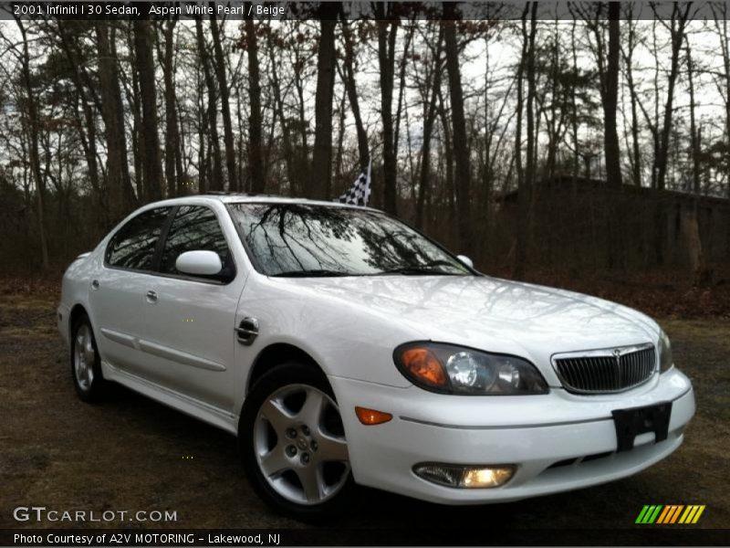 Aspen White Pearl / Beige 2001 Infiniti I 30 Sedan