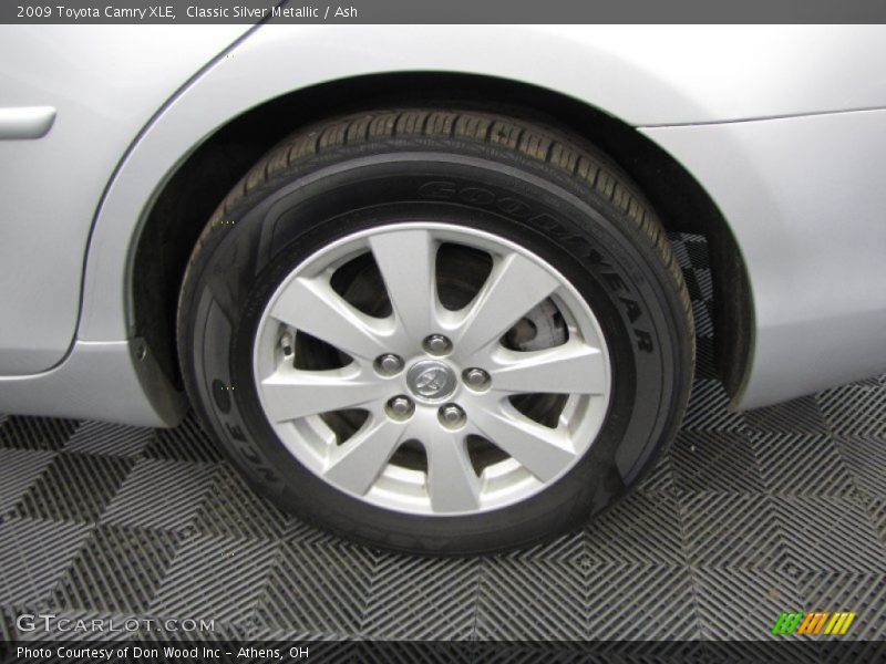 Classic Silver Metallic / Ash 2009 Toyota Camry XLE