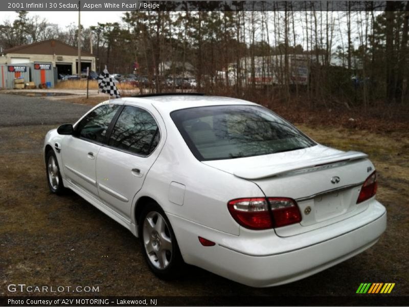 Aspen White Pearl / Beige 2001 Infiniti I 30 Sedan