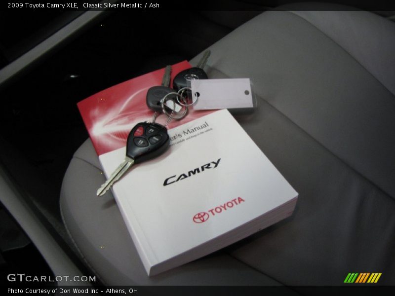 Classic Silver Metallic / Ash 2009 Toyota Camry XLE