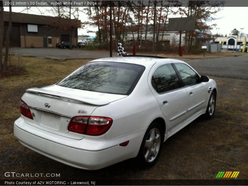 Aspen White Pearl / Beige 2001 Infiniti I 30 Sedan