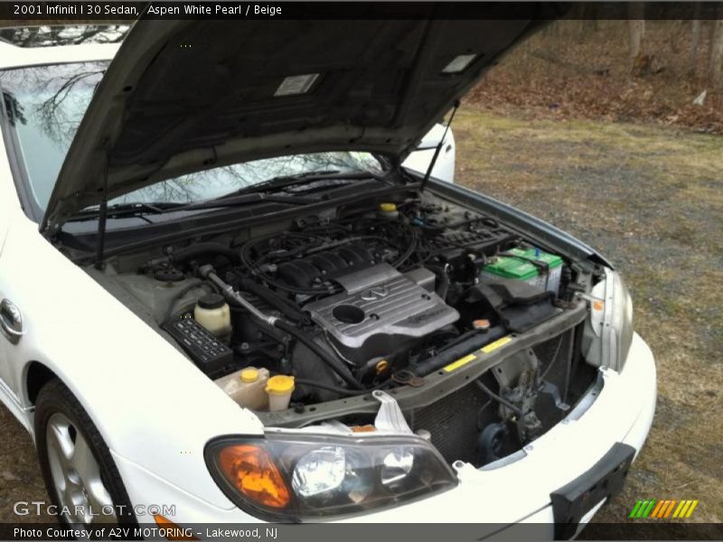 Aspen White Pearl / Beige 2001 Infiniti I 30 Sedan