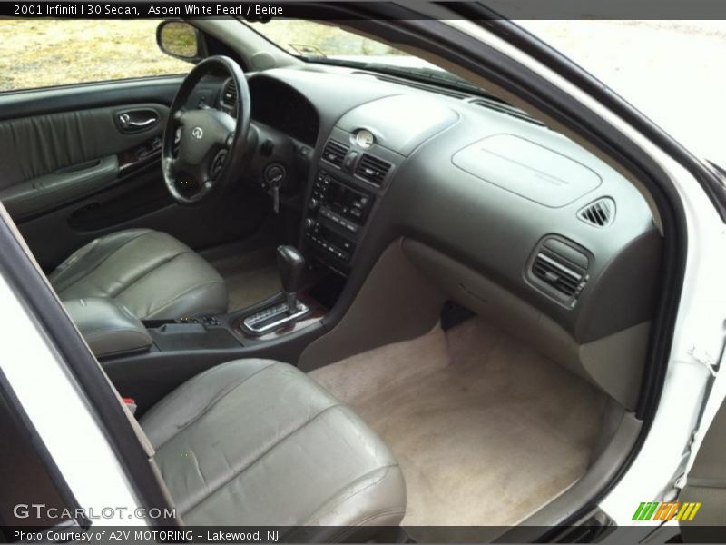 Aspen White Pearl / Beige 2001 Infiniti I 30 Sedan