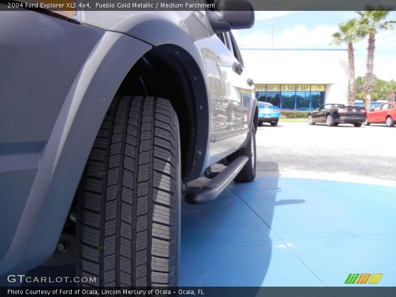 Pueblo Gold Metallic / Medium Parchment 2004 Ford Explorer XLS 4x4
