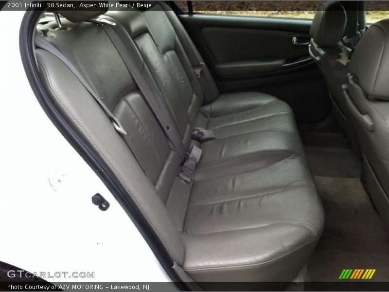 Aspen White Pearl / Beige 2001 Infiniti I 30 Sedan
