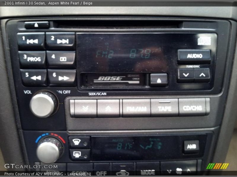 Aspen White Pearl / Beige 2001 Infiniti I 30 Sedan
