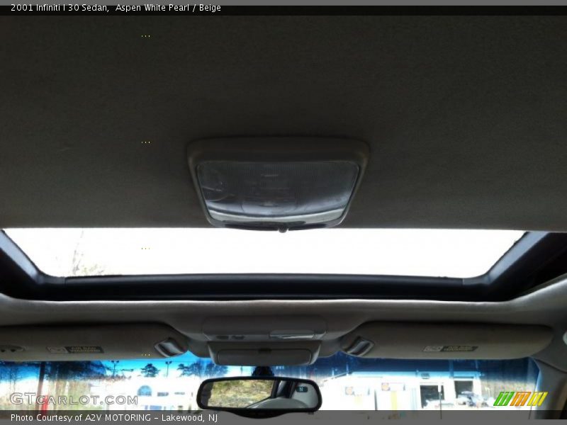 Aspen White Pearl / Beige 2001 Infiniti I 30 Sedan