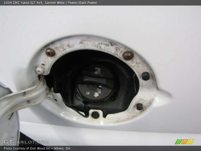 Summit White / Pewter/Dark Pewter 2004 GMC Yukon SLT 4x4